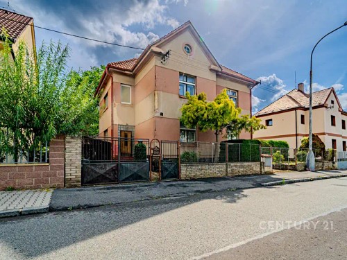 Prodej vily 300 m², pozemek 504 m²