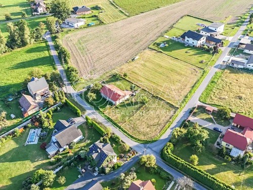 Prodej stavebního pozemku 2139 m²