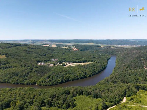 Prodej stavebního pozemku 1298 m²