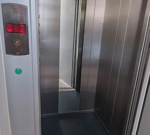 Prodej domu 972 m², pozemek 691 m²