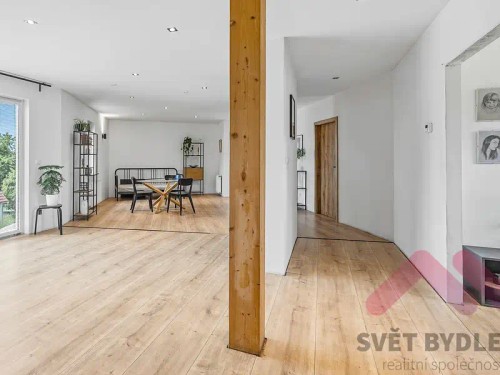 Prodej domu 300 m², pozemek 1066 m²