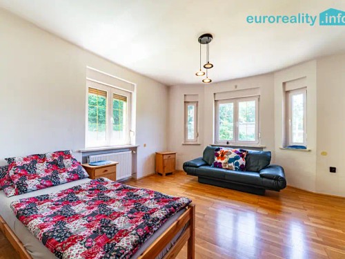 Prodej domu 210 m², pozemek 1068 m²