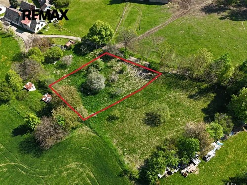 Prodej stavebního pozemku 1098 m²