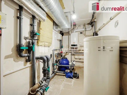 Prodej domu 440 m², pozemek 683 m²