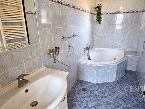 Prodej domu 200 m², pozemek 1951 m²