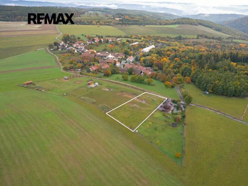 Prodej stavebního pozemku 3002 m²