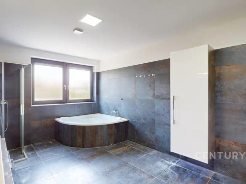 Prodej domu 319 m², pozemek 1499 m²