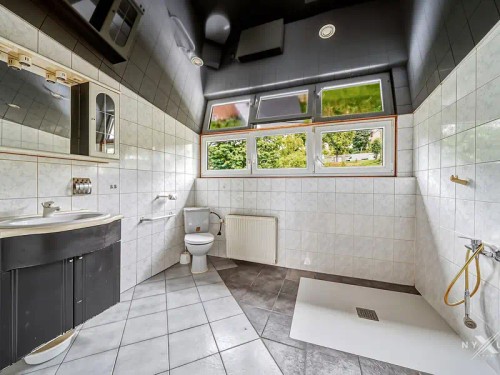 Prodej domu 932 m², pozemek 1353 m²