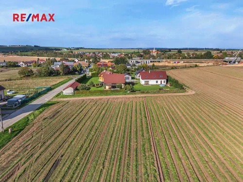 Prodej stavebního pozemku 1671 m²