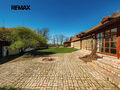 Prodej domu 372 m², pozemek 5995 m²