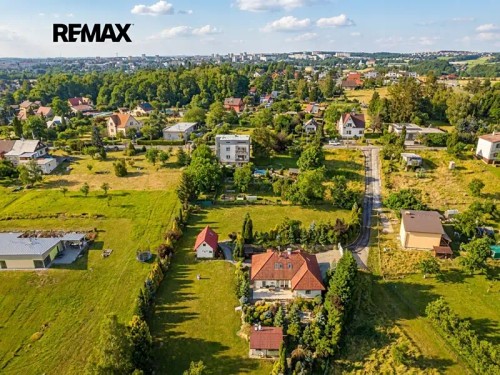 Prodej stavebního pozemku 966 m²