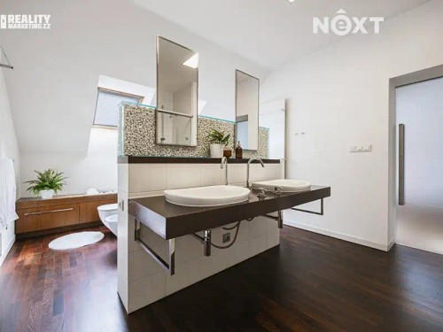 Prodej domu 382 m², pozemek 850 m²