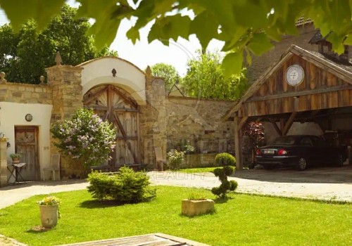 Prodej domu 365 m², pozemek 1972 m²