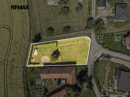 Prodej stavebního pozemku 1064 m²
