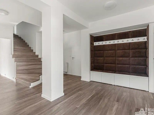 Prodaný dům 591 m², pozemek 1275 m²