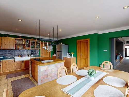 Prodej domu 573 m², pozemek 1944 m²