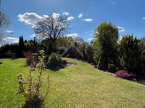 Prodej domu 300 m², pozemek 2758 m²