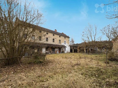 Prodej domu 950 m², pozemek 24944 m²