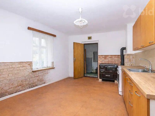 Prodej domu 950 m², pozemek 24779 m²