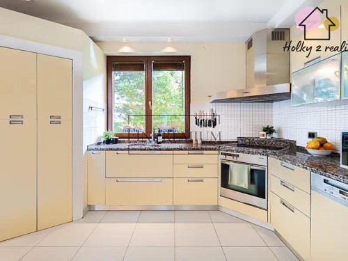 Prodej domu 354 m², pozemek 899 m²