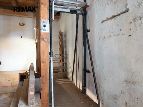 Prodej domu 770 m², pozemek 9150 m²
