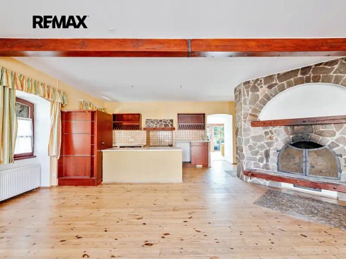 Prodej zemědělské usedlosti 770 m², pozemek 25646 m²
