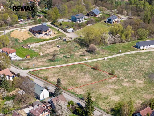 Prodej stavebního pozemku 2049 m²