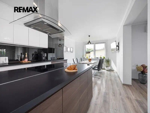 Prodej domu 234 m², pozemek 715 m²
