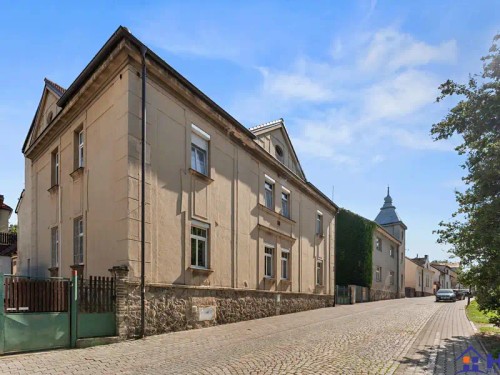 Prodej vily 330 m², pozemek 701 m²