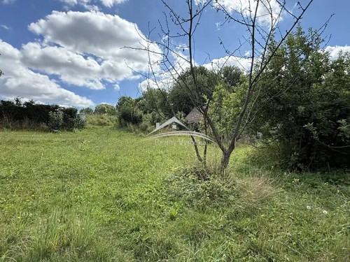 Prodej stavebního pozemku 1098 m²