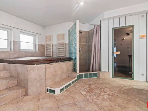 Prodej vily 358 m², pozemek 1157 m²