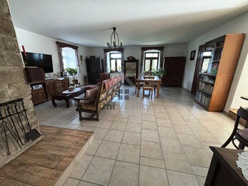 Prodej domu 300 m², pozemek 2758 m²