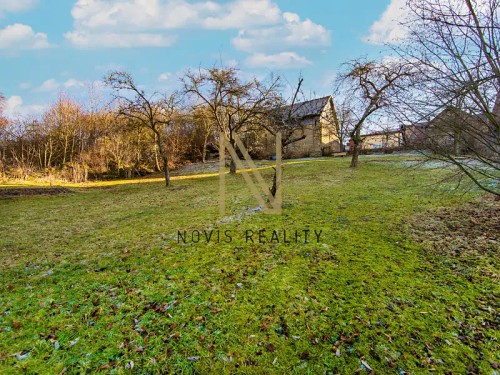 Prodej stavebního pozemku 876 m²