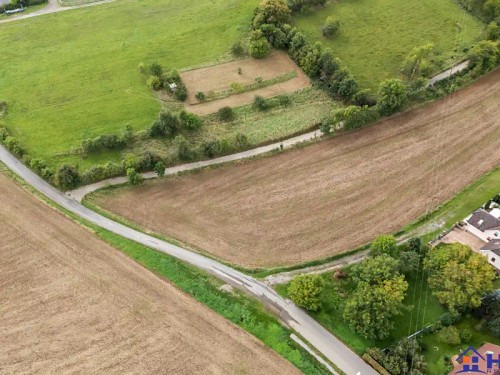 Prodej stavebního pozemku 1739 m²