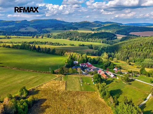Prodej stavebního pozemku 2100 m²