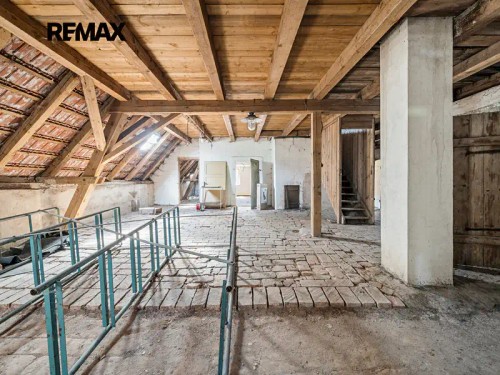 Prodej zemědělské usedlosti 888 m², pozemek 8141 m²