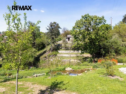 Prodej stavebního pozemku 1537 m²