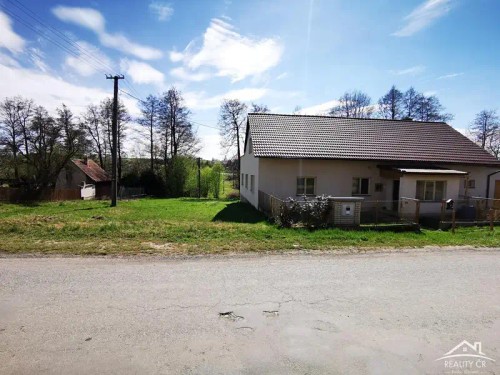Prodej domu 371 m², pozemek 2499 m²