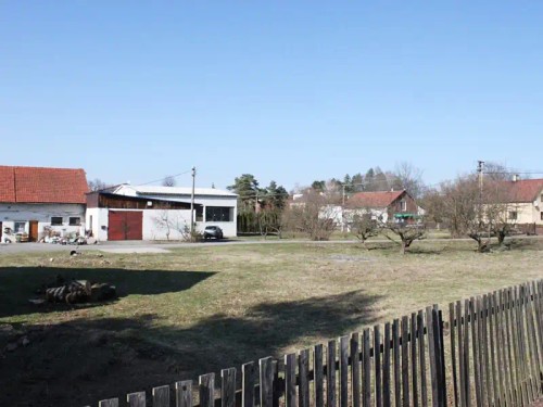 Prodej stavebního pozemku 905 m²