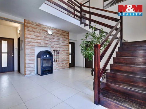 Prodej domu 303 m², pozemek 924 m²