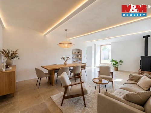 Prodej domu 211 m², pozemek 1207 m²