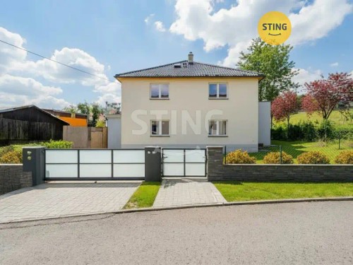 Prodej domu 215 m², pozemek 818 m²