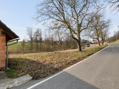 Prodej stavebního pozemku 2030 m²