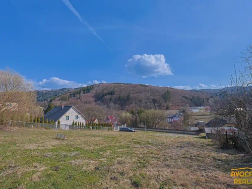 Prodej stavebního pozemku 1038 m²