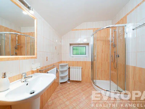 Prodej domu 390 m², pozemek 617 m²