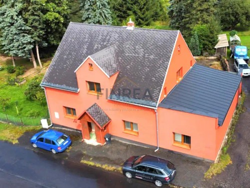 Prodej domu 350 m², pozemek 984 m²