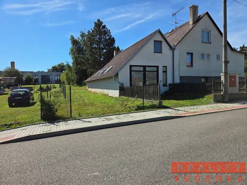 Prodej stavebního pozemku 1222 m²