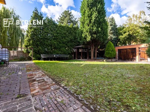 Prodej domu 360 m², pozemek 587 m²