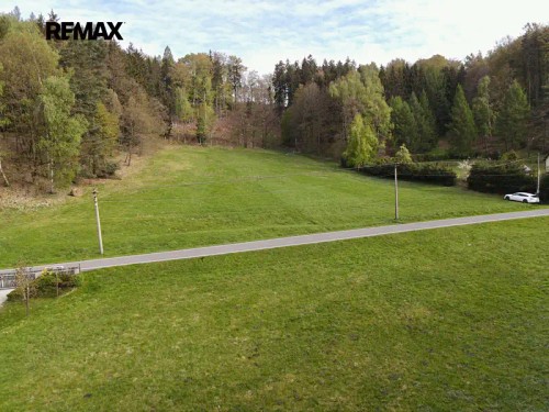 Prodej stavebního pozemku 3700 m²