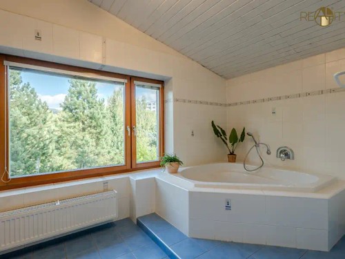 Prodej domu 331 m², pozemek 1512 m²